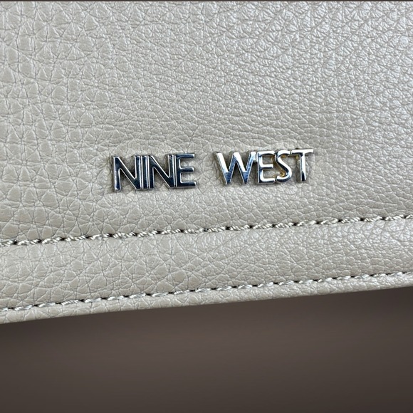 Nine West Crossbody Wallet Clutch Taupe Faux Pebble Leather Organizer Bag - Picture 7 of 7